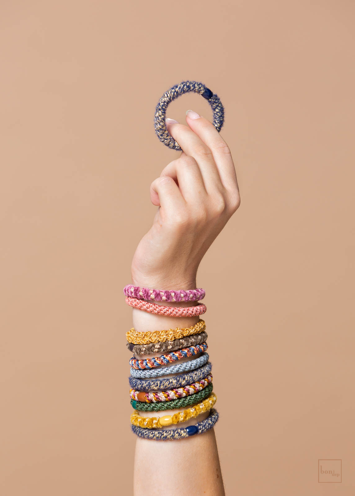 KKNEKKI Haargummi “Mix Cedar Linen Glitter” – Bild 3