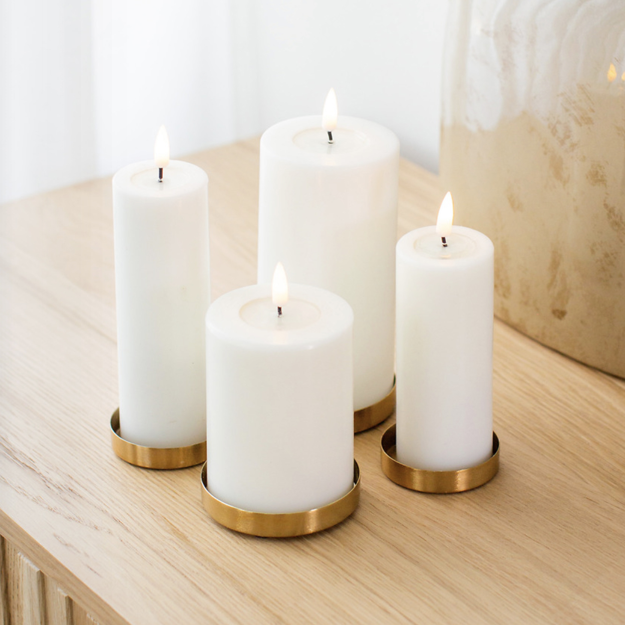 Deluxe Homeart LED Stumpenkerze “7,5 cm Ø 10 cm” Creme – Bild 2